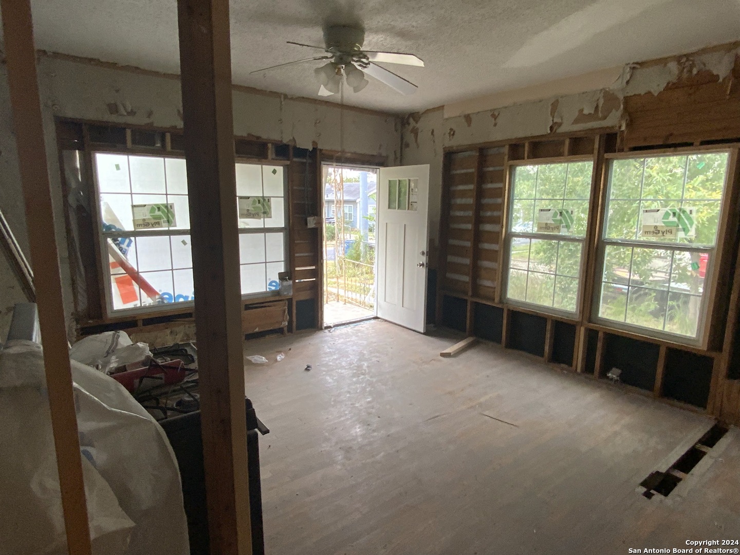 341&343 Avondale Avenue San Antonio TX 78223