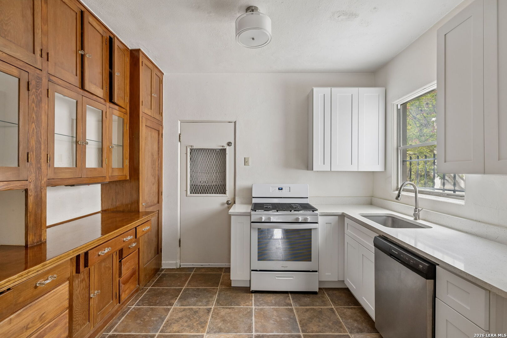 326 E Mistletoe Avenue San Antonio TX 78212