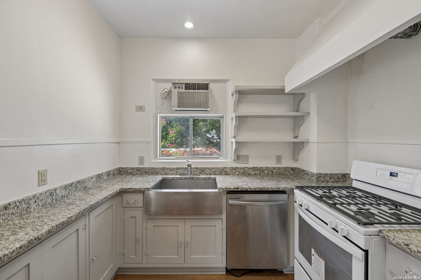 326 E Mistletoe Avenue San Antonio TX 78212