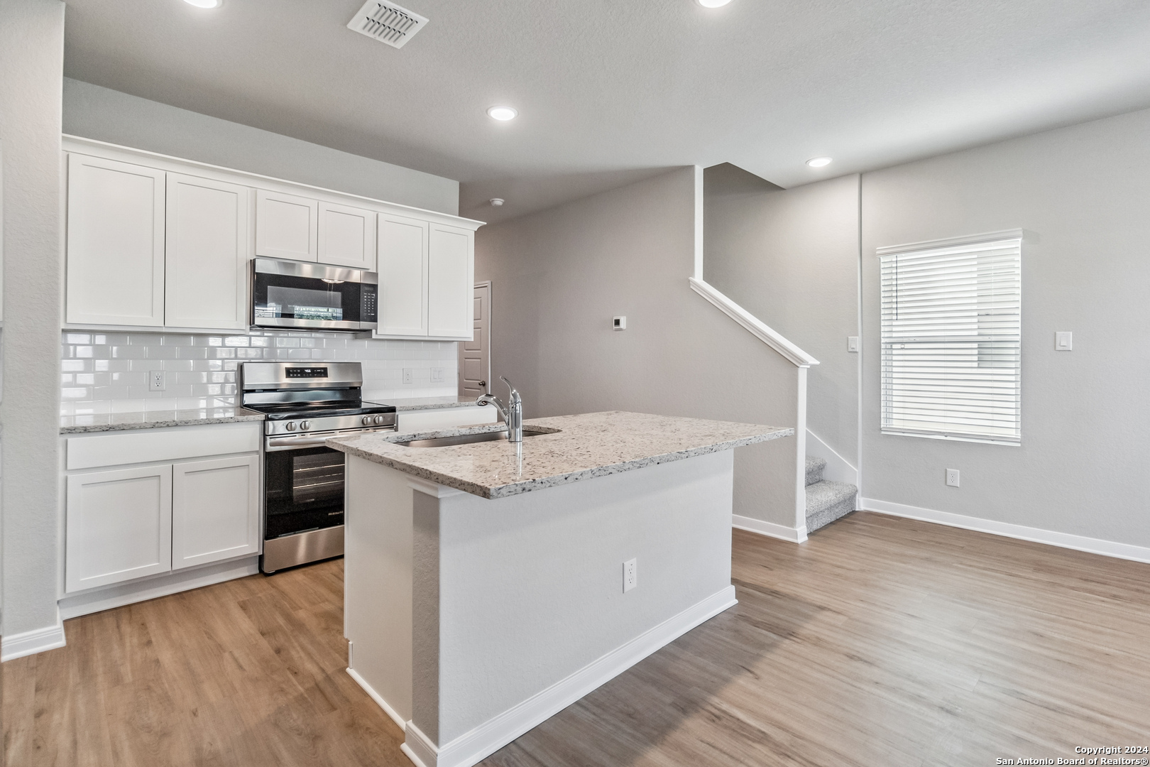 3944 Abbott Pass St Hedwig TX 78152