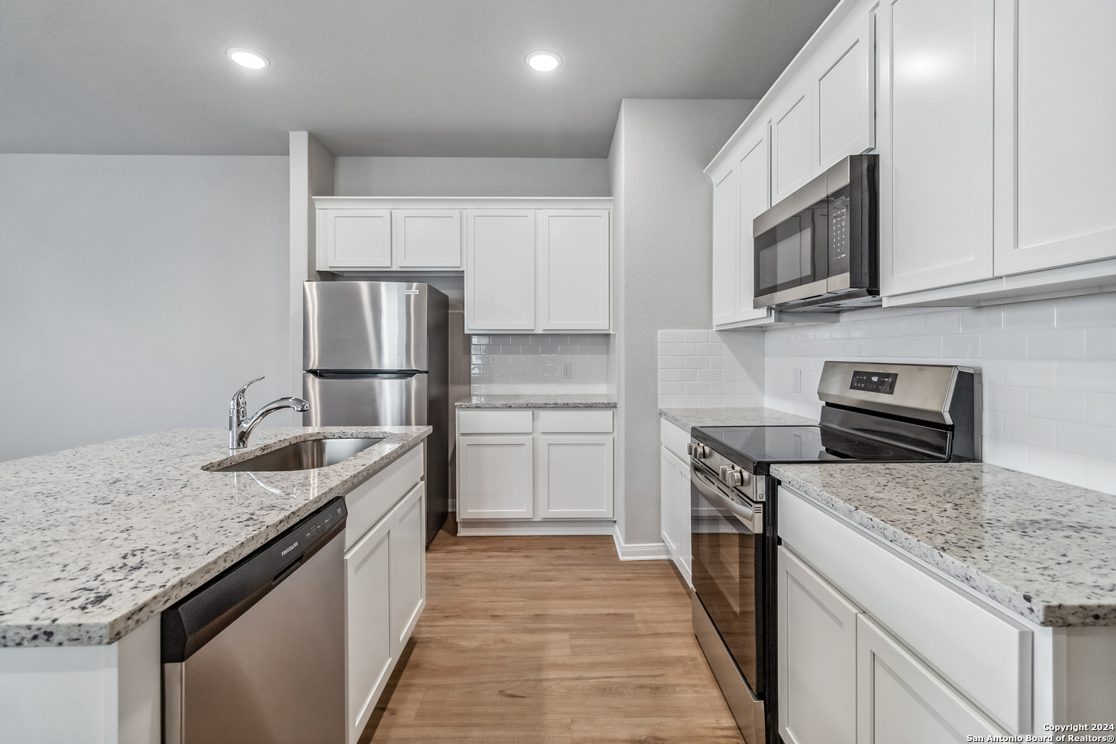 3944 Abbott Pass St Hedwig TX 78152