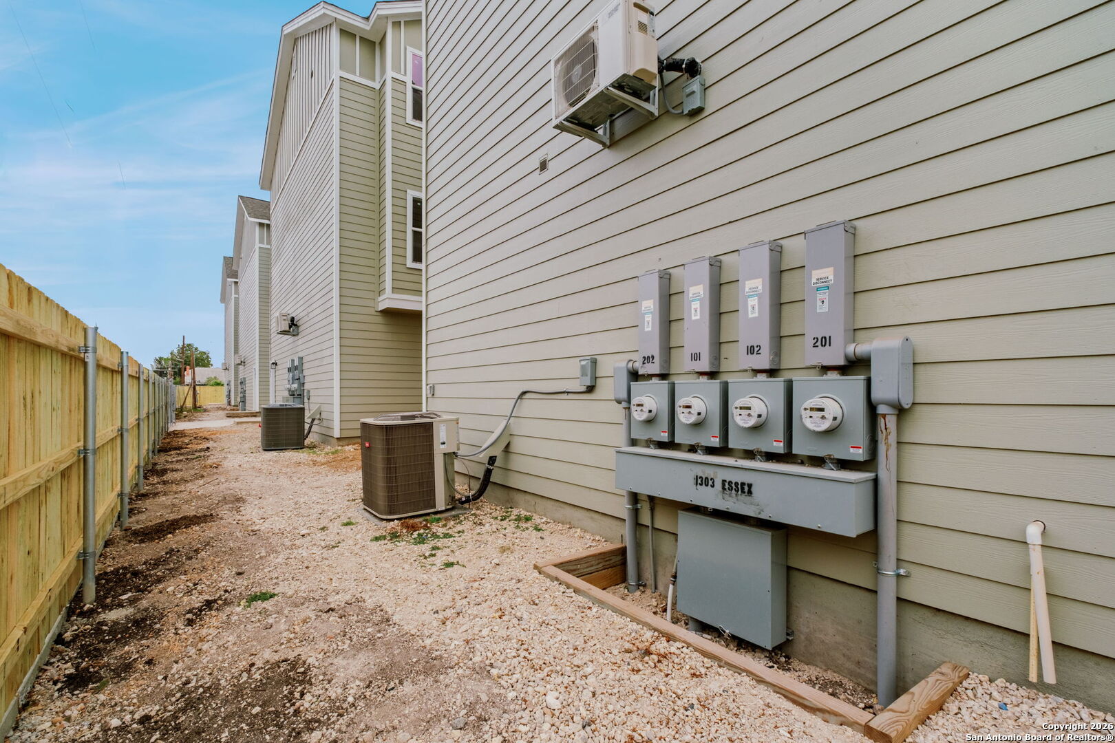 1510 S Walters #101, 102 San Antonio TX 78210