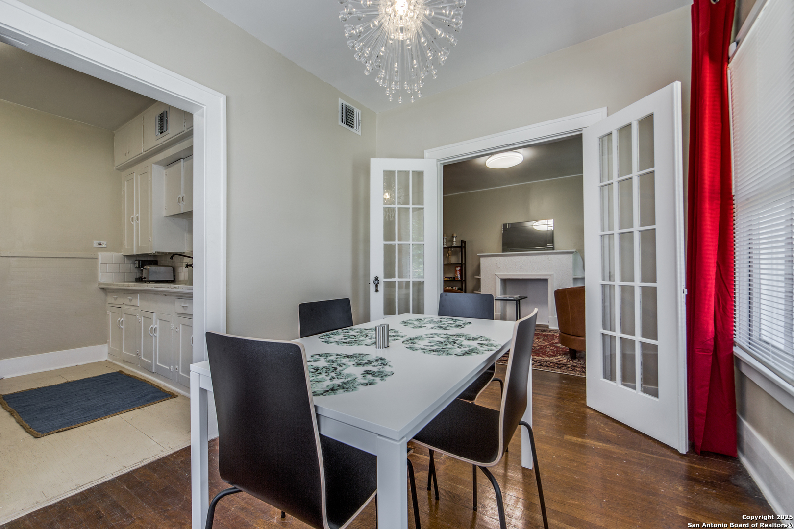 508 E Dewey Place San Antonio TX 78212