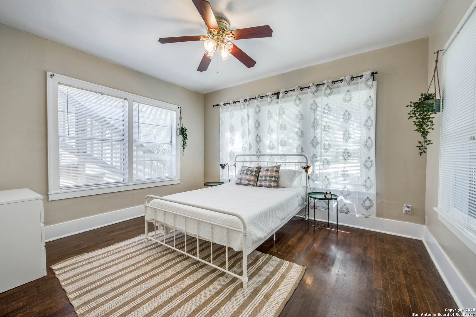 508 E Dewey Place San Antonio TX 78212