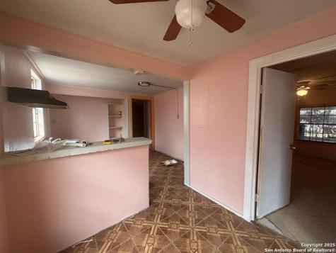 1816 Anna Avenue Laredo TX 78040