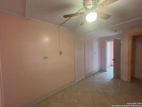 1816 Anna Avenue Laredo TX 78040