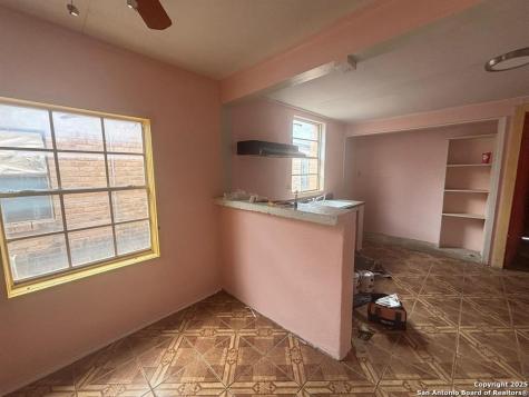 1816 Anna Avenue Laredo TX 78040