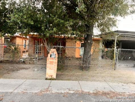 1816 Anna Avenue Laredo TX 78040
