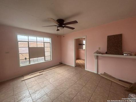 1816 Anna Avenue Laredo TX 78040
