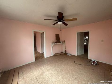 1816 Anna Avenue Laredo TX 78040