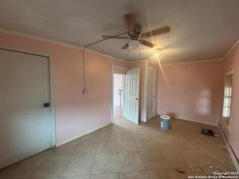 1816 Anna Avenue Laredo TX 78040