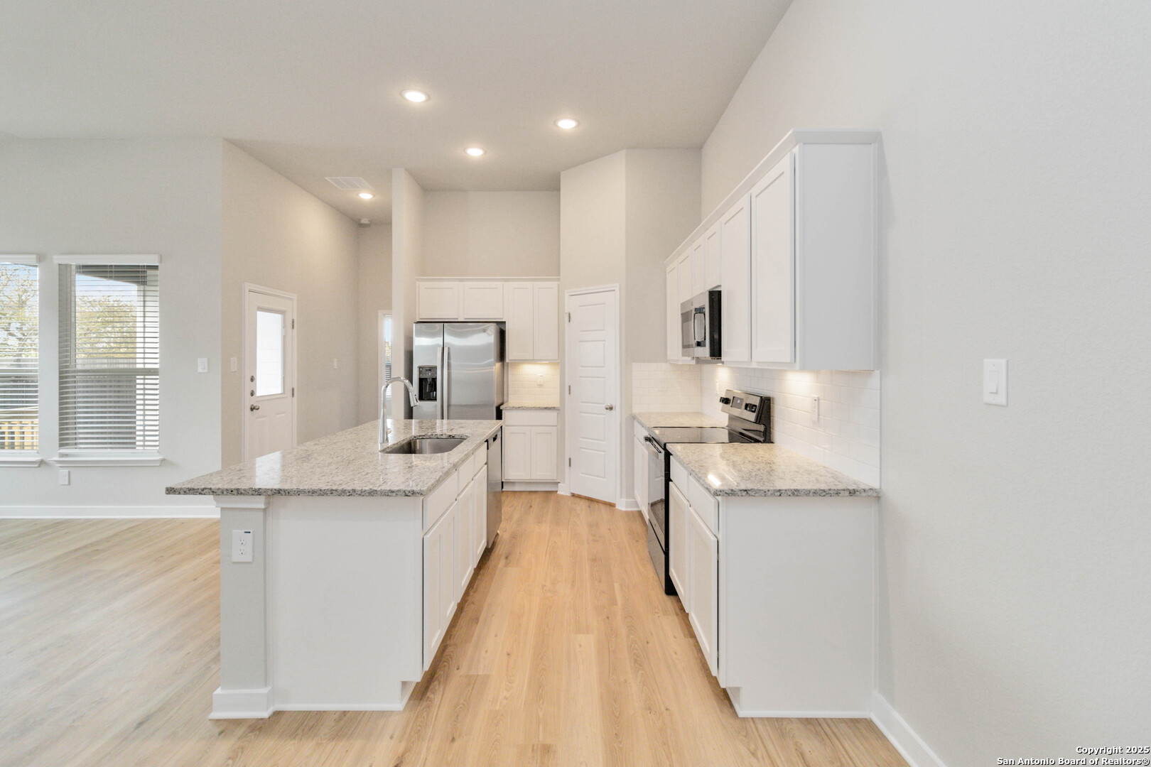 547 Cross Barn Buda TX 78610