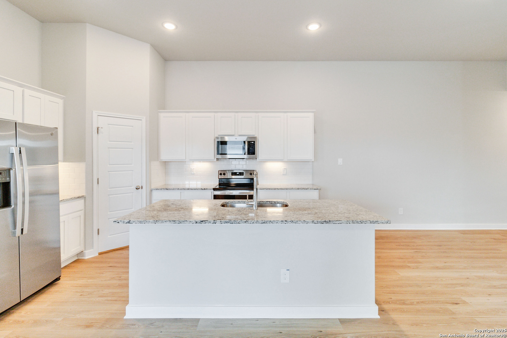 547 Cross Barn Buda TX 78610