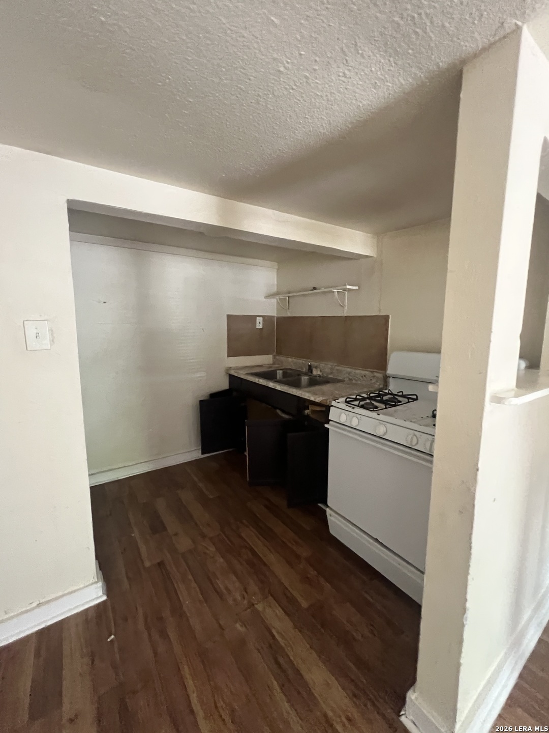 1730 W Poplar San Antonio TX 78207