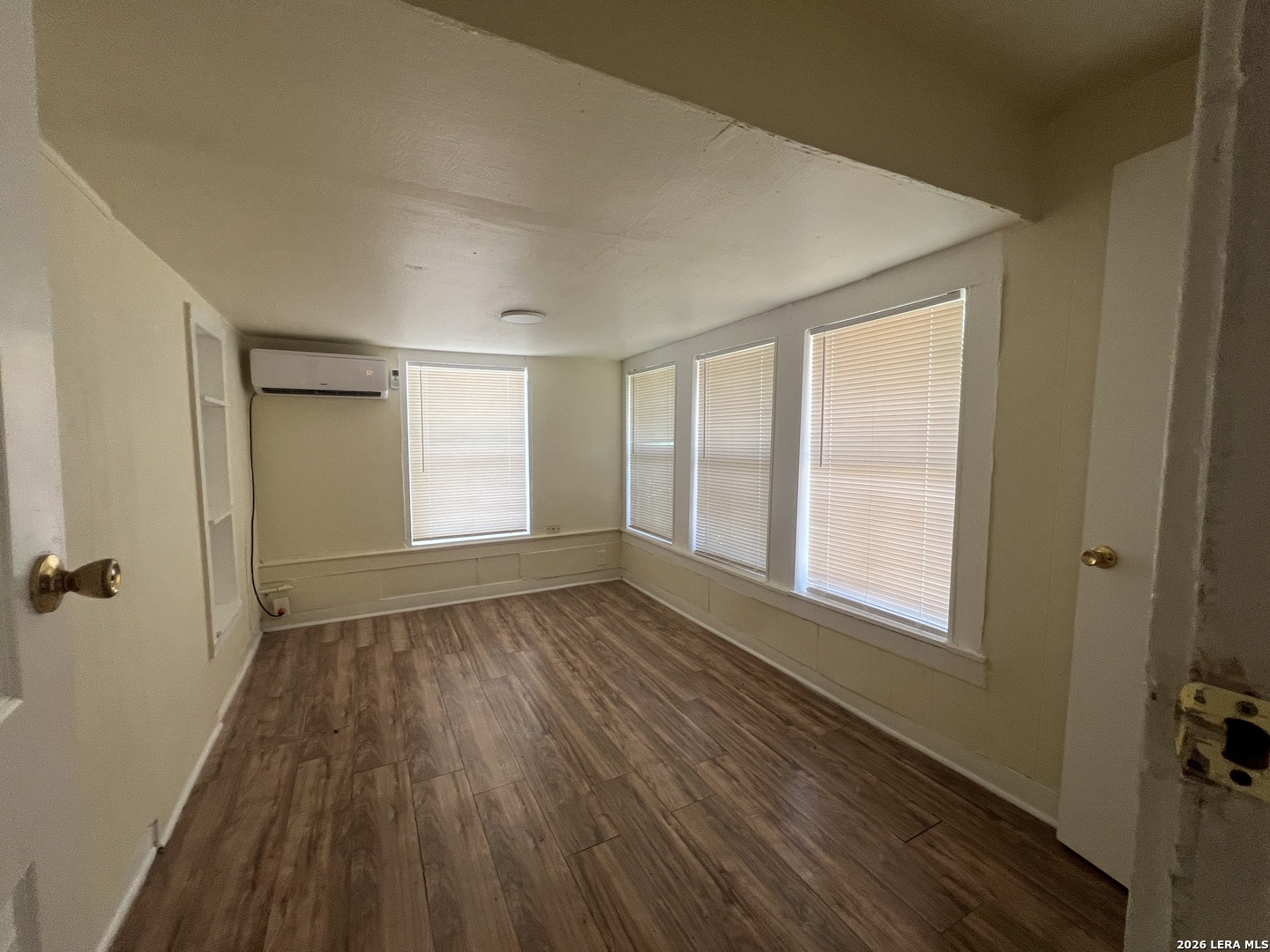 1730 W Poplar San Antonio TX 78207