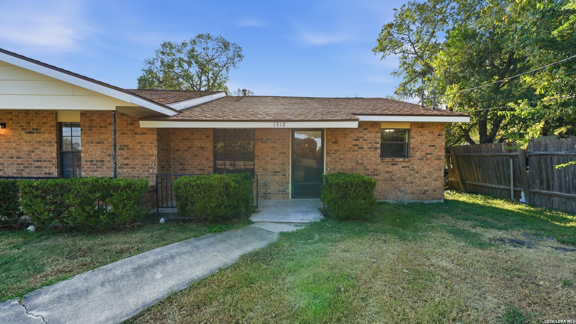 1314 S Mesquite Avenue New Braunfels TX 78130