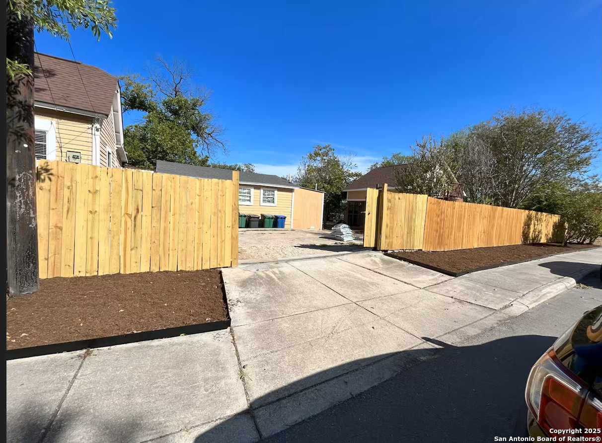 1246 Waverly San Antonio TX 78201