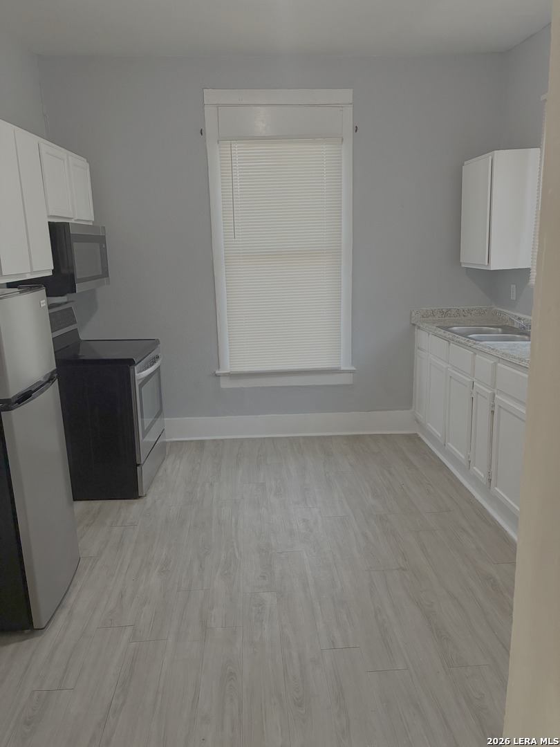 1633 W Woodlawn San Antonio TX 78201