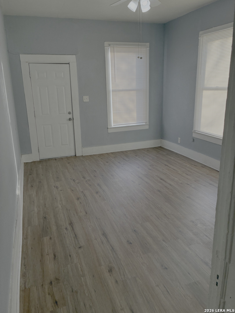 1633 W Woodlawn San Antonio TX 78201