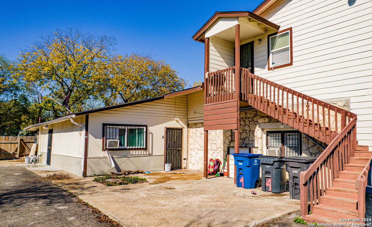 563 SW 39th Street San Antonio TX 78237