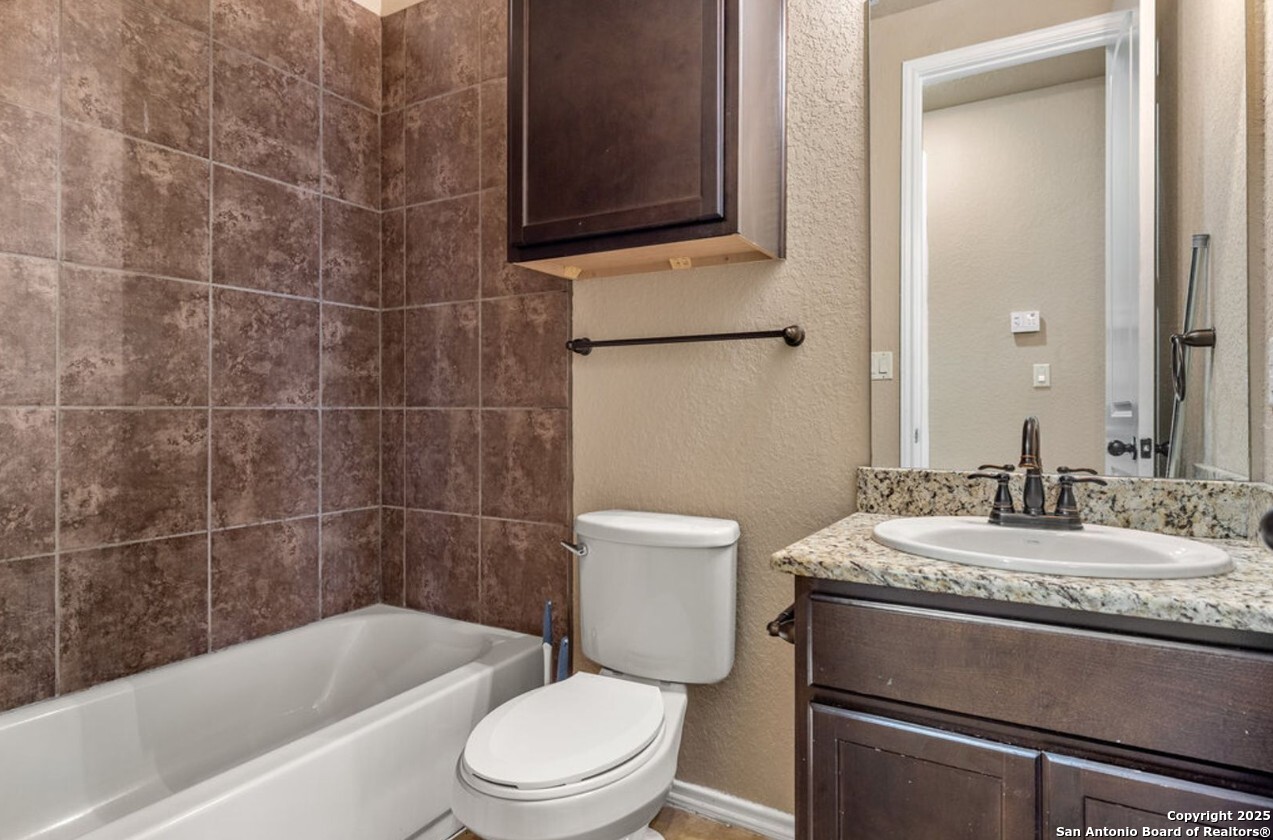 214 Stone Gate New Braunfels TX 78130