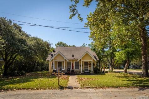 803 Elm Street Seguin TX 78155