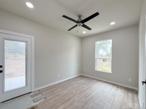 3274 N Ih 35 Natalia TX 78059
