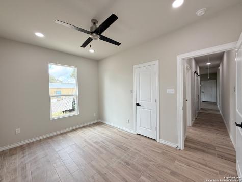 3274 N Ih 35 Natalia TX 78059