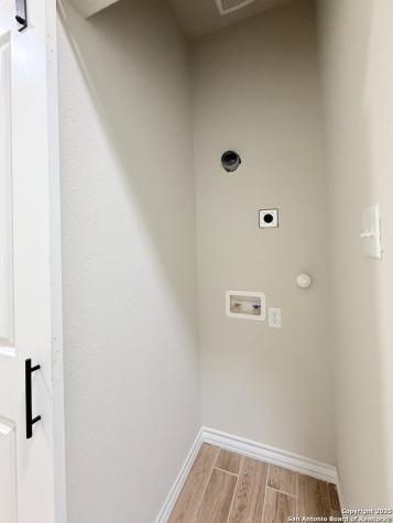 3274 N Ih 35 Natalia TX 78059