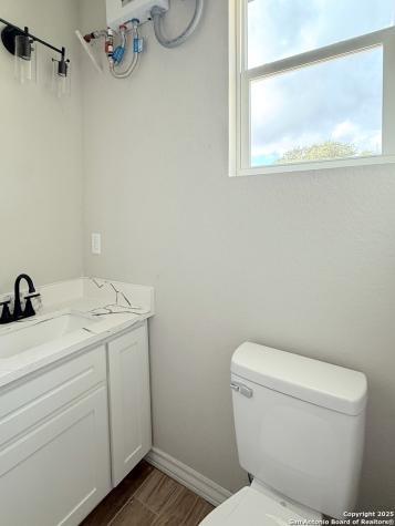 3274 N Ih 35 Natalia TX 78059
