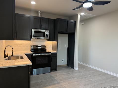 3274 N Ih 35 Natalia TX 78059