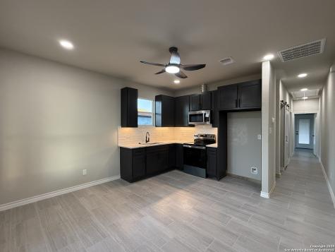 3274 N Ih 35 Natalia TX 78059