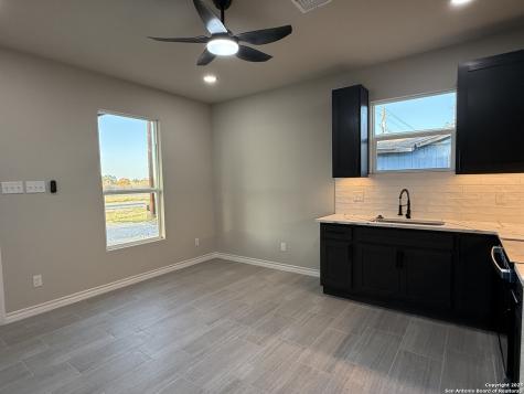 3274 N Ih 35 Natalia TX 78059