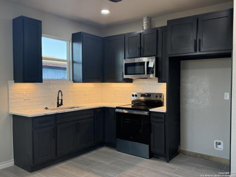 3274 N Ih 35 Natalia TX 78059
