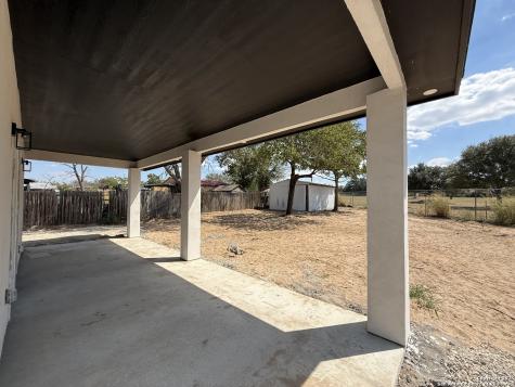 3274 N Ih 35 Natalia TX 78059