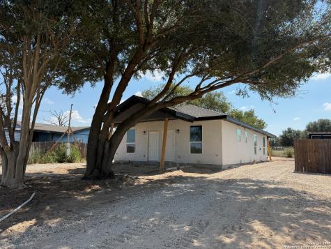 3274 N Ih 35 Natalia TX 78059