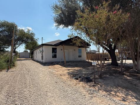 3274 N Ih 35 Natalia TX 78059