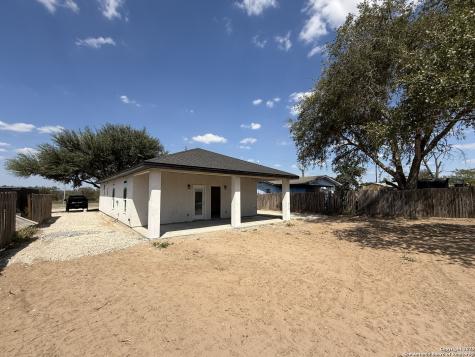 3274 N Ih 35 Natalia TX 78059