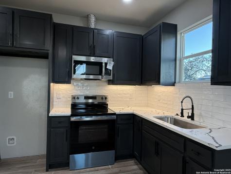 3274 N Ih 35 Natalia TX 78059