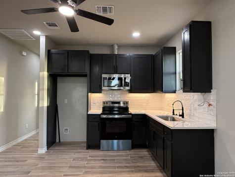 3274 N Ih 35 Natalia TX 78059
