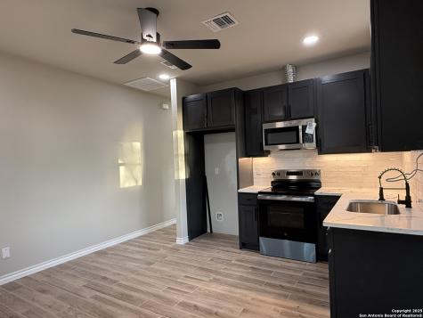 3274 N Ih 35 Natalia TX 78059
