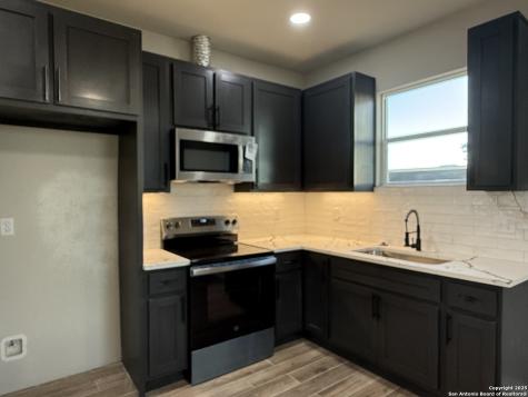 3274 N Ih 35 Natalia TX 78059