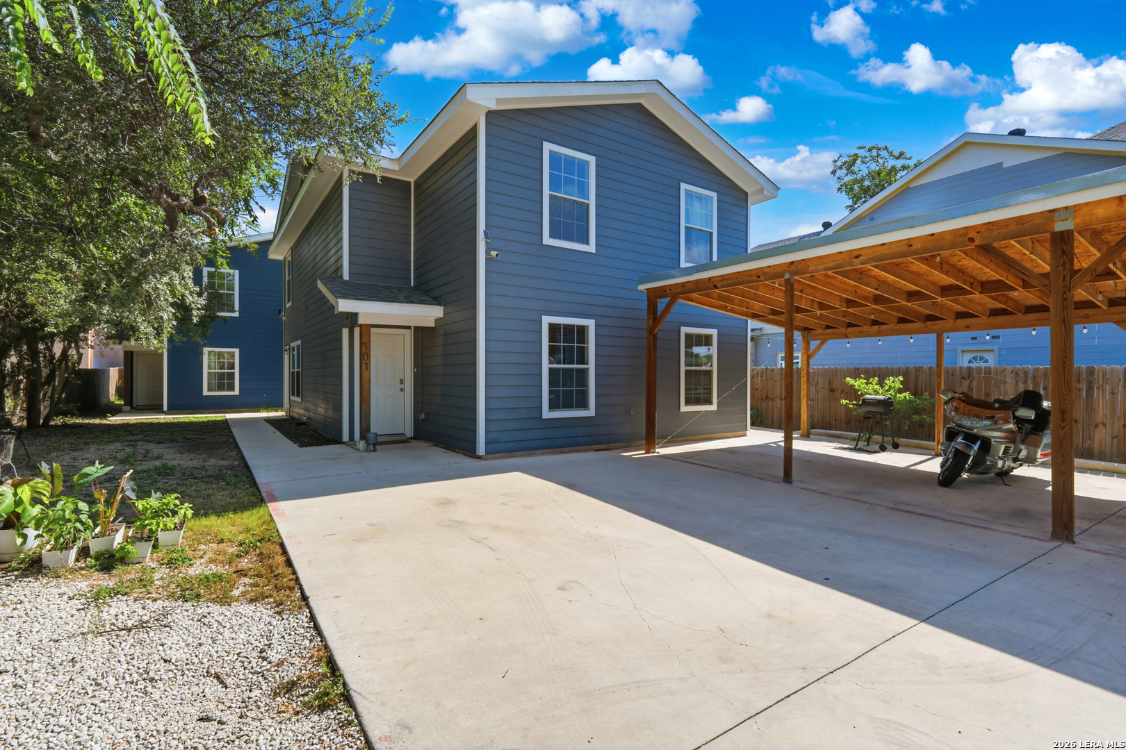 1535 W Laurel San Antonio TX 78201