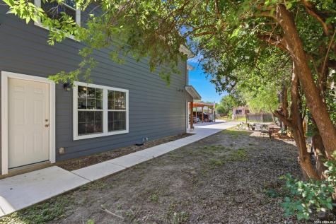 1535 W Laurel San Antonio TX 78201