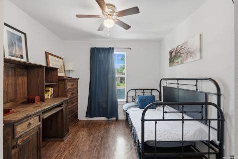 1535 W Laurel San Antonio TX 78201