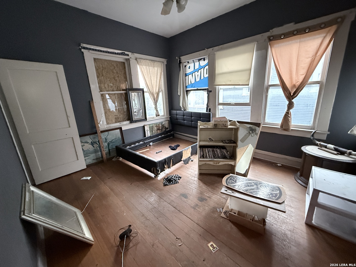 305 W Poplar Street San Antonio TX 78212