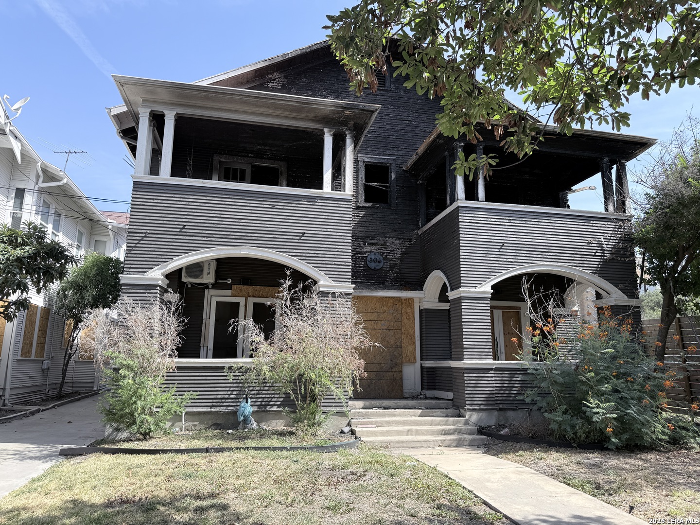 305 W Poplar Street San Antonio TX 78212