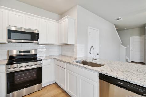 15526 Suess Hill San Antonio TX 78253