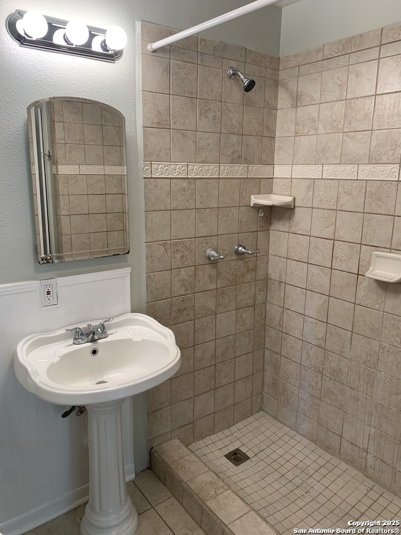 111 Laddie Place San Antonio TX 78201