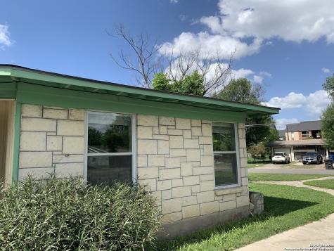 111 Laddie Place San Antonio TX 78201